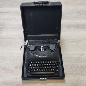 Vintage 1940s Remington Rand Deluxe Model 5 Typewriter with Original Case